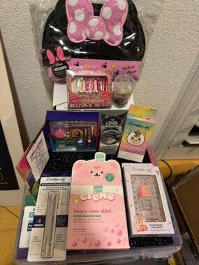Teen Makeup/Skincare Bundle w/Disney Minnie Mouse Collectable Makeup Bag-9 item